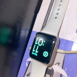 Apple watch series 3 comes with original box,extra band & watch charger unlocked